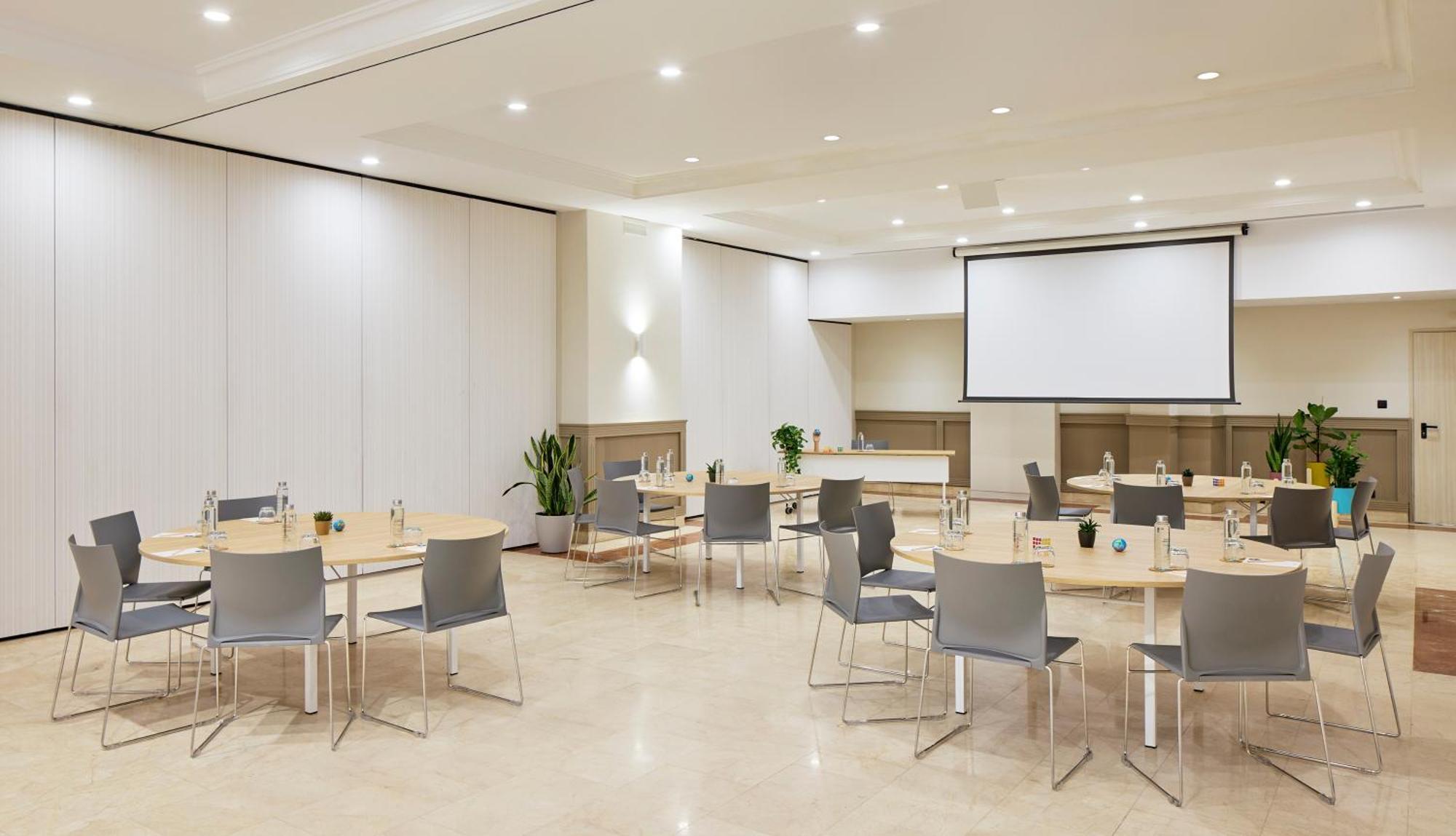 Hotel Apolo, Affiliated By Meliá 4*